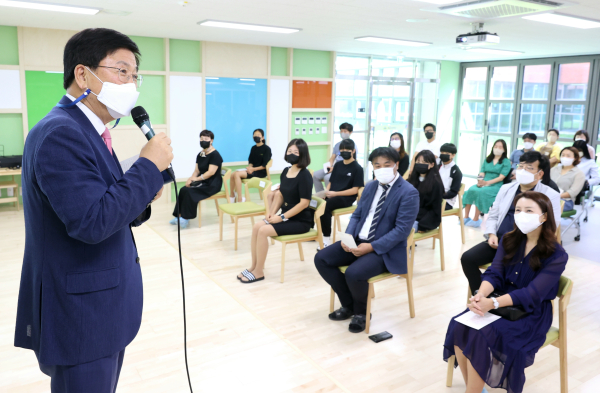 해밀학교협동조합, 세종 첫 학교협동조합 매점 개점식에서 최교진 교육감 인사말 모습