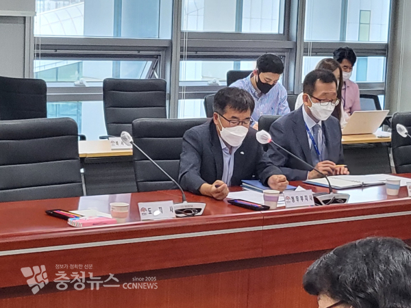 전형식 충남도 정무부지사가 29일 도 실국원장 회의에서 발언하고 있다.