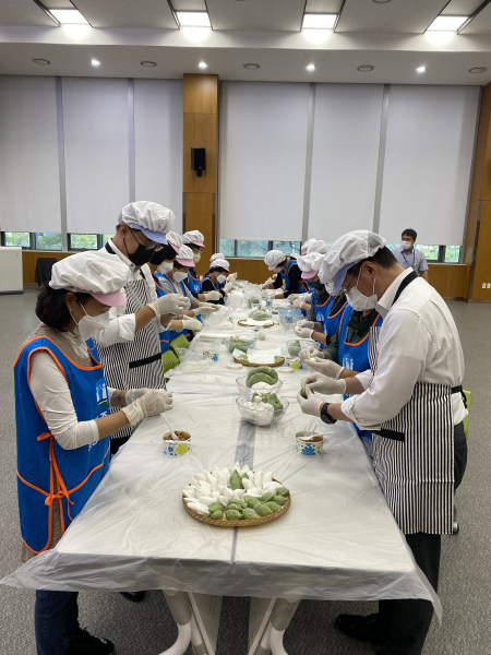 여성농업인과 함께하는 고향사랑기부제를 홍보하고 추석맞이 사랑의 송편나눔 행사