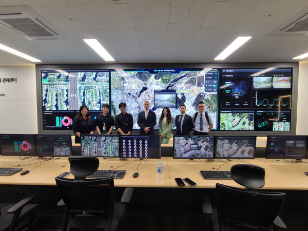 31일, 소피아시에서 자율주행 기술 협력을 위해 세종 자율주행 빅데이터 관제센터 방문 모습