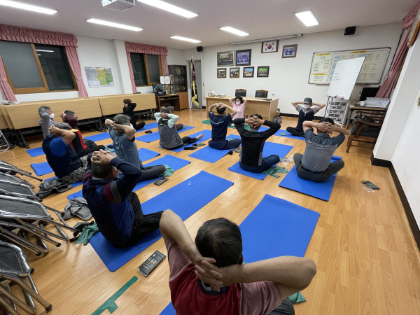 근골격계 질환 예방교육 진행 모습