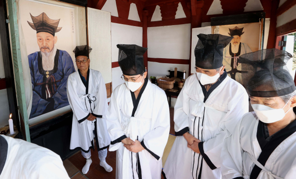 문충사(文忠祠) 추계 제향 봉행 진행 모습