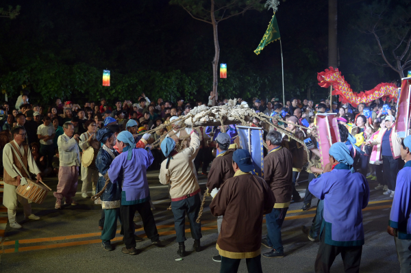 웅진성퍼레이드 진행 모습