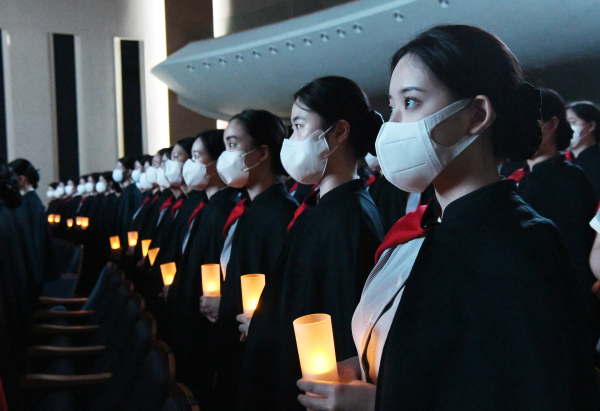 백석문화대 간호학과의 제12회 나이팅게일 선서식이 진행되고 있다.