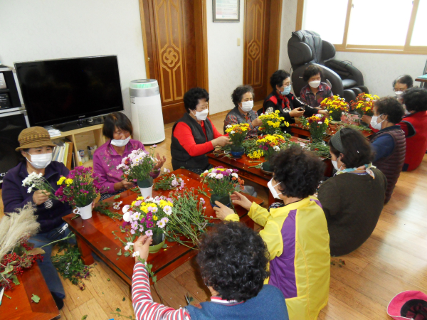 경로당 프로그램 진행 모습