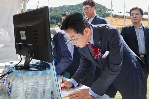 국립경찰병원 아산 유치 서명운동 장면
