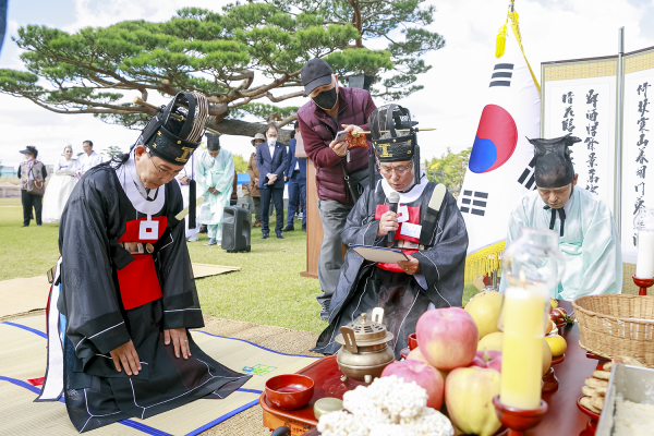 7일 열린 제19회 서산해미읍성축제 개막식에 앞서 관아객사에서 축제의 성공을 기원하는 고유제가 열렸다