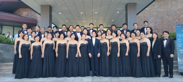 예산군립합창단원 기념촬영
