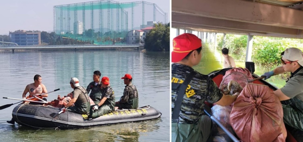 수질정화활동을 펼치는 천안시해병대전우회원들