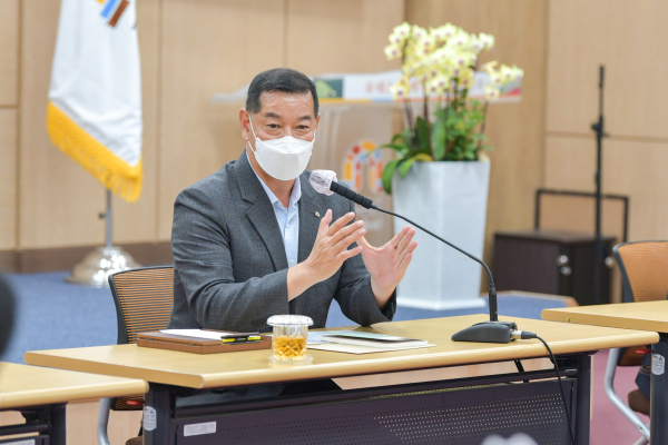 지난 17일 민선8기 공약실천계획 수립을 위한 정책자문위원회의 개최 모습