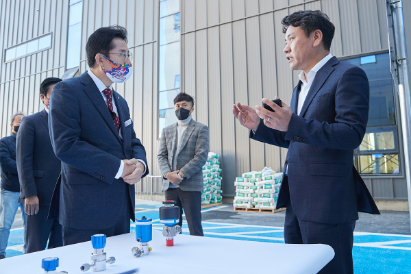 박경귀 아산시장이 로타렉스코리아 기업을 방문했다.