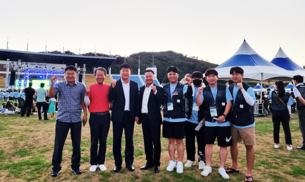 청년 농업인 공모사업 선정자 기념사진