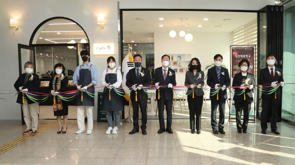 대전혜광학교 학교기업, "Caffé뜰 3호점" 오픈 테이프 커팅식
