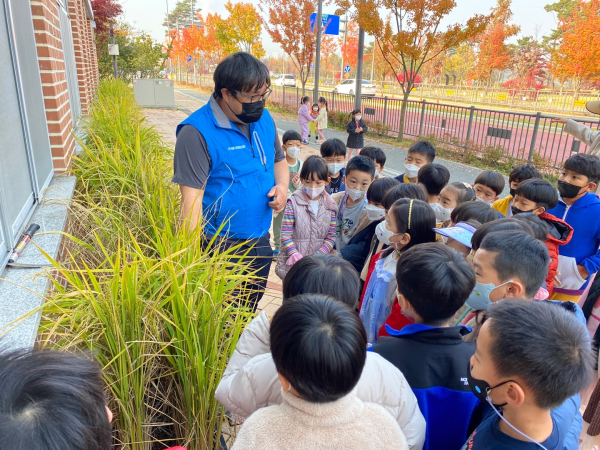 1일 한빛유치원  `한빛 쌀 추수하는 날` 행사 모습