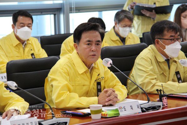 김태흠 충남지사가 31일 열린 충남도 실국원장회의에서 발언하고 있다./사진 권상재 기자