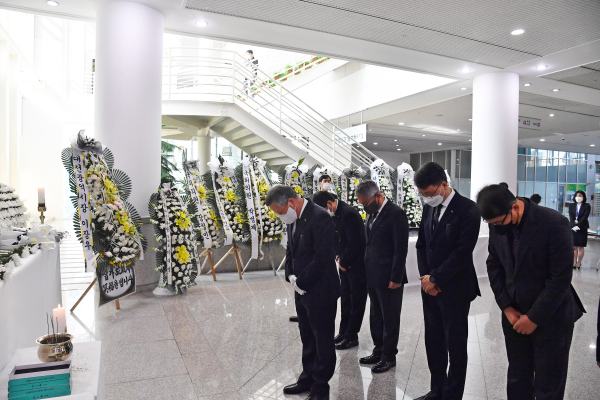 이태원 참사 사망자 합동분향소 찾아 조문 모습