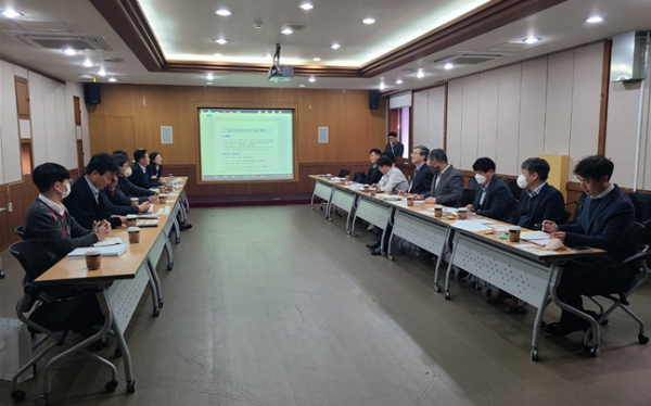 8일, 대청댐 물문화관에서 한국수자원공사, 한국도로공사, 한국토지주택공사 등 3개 공공기관과 법무 분야 상생협력 교류회 진행 모습