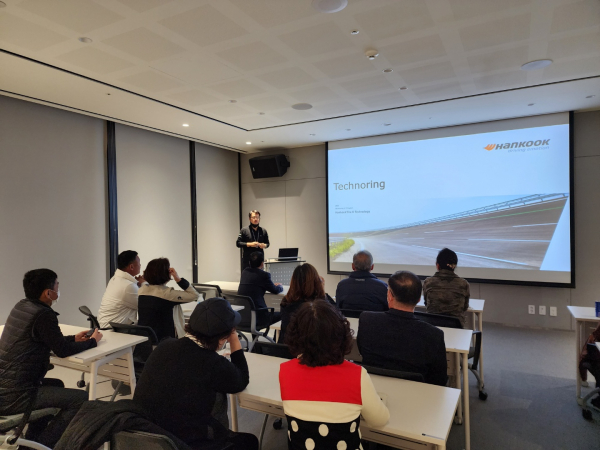 대전시자원봉사연합회 한국테크노링 견학 진행