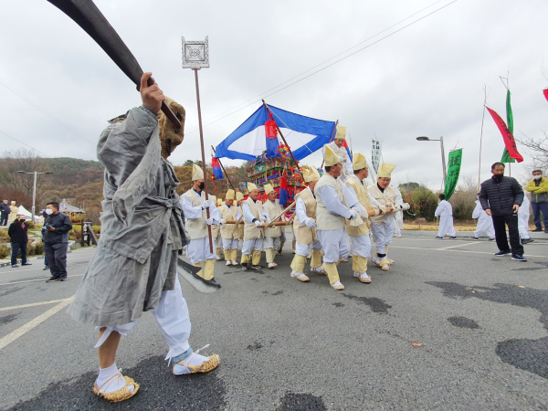 봉현리 상여소리 시연 모습
