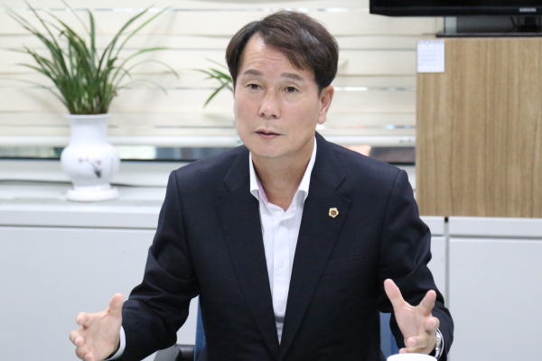 이상래 대전시의회 의장.