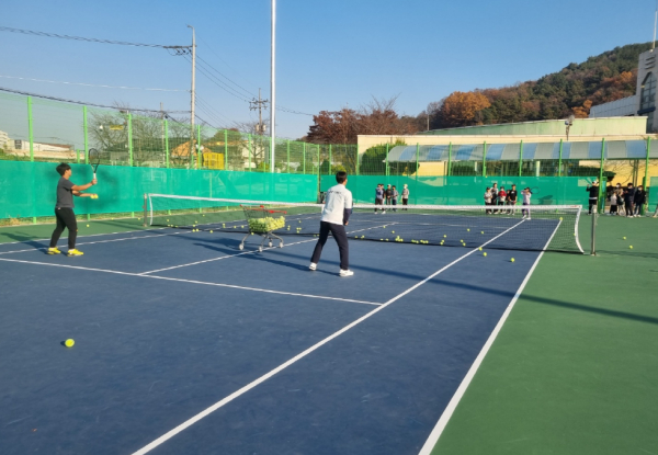 ‘테니스 체험교실’ 개최 모습