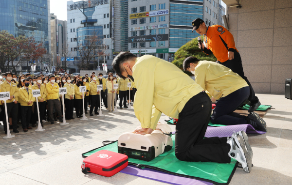 심폐소생술 모습