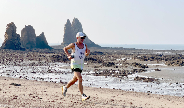 대한민국 한바퀴’ 93일차(경기도 화성_제부도)를 뛰고 있는 맥키스컴퍼니 조웅래 회장