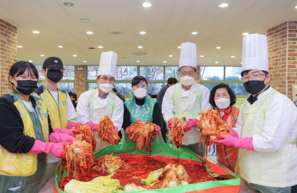 김장 나누기 봉사활동 진행 모습