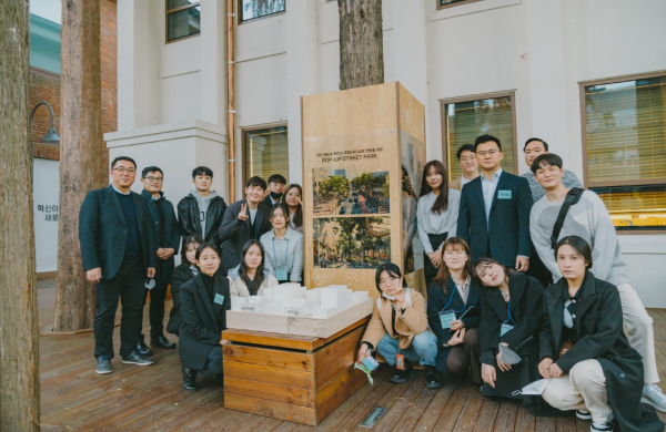 옛 충남도청부지내(커먼즈필드)에서 ‘로딩중앙로(중앙로의 미래를 로딩중입니다)’ 리빙랩 행사 진행