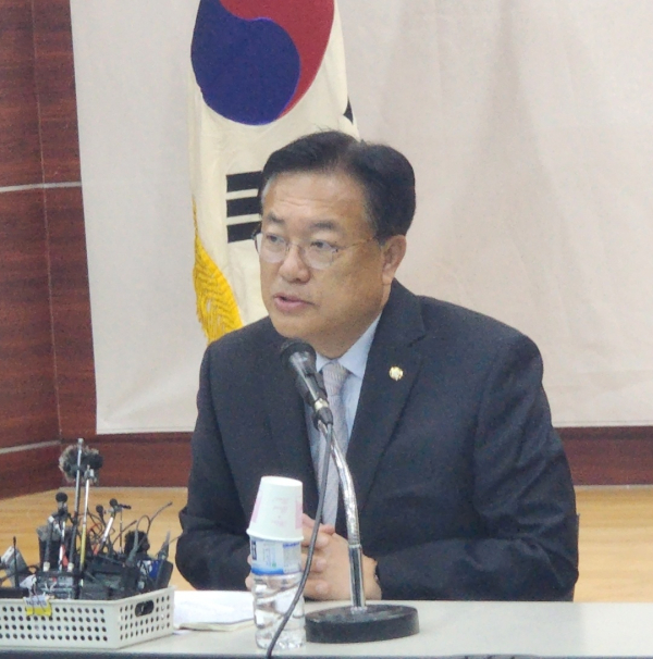 연석회의를 주재하는 정진석 비대위원장/박동혁 기자