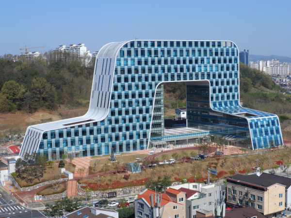 대전동구청사 전경