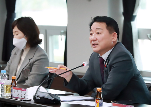 13일 열린 동 지역사회보장협의체 민간위원장 소통 간담회 장면