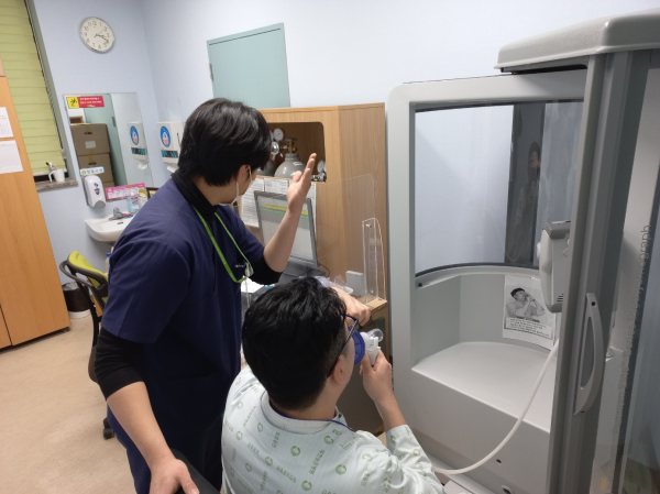 전문치료형 금연캠프 건강검진 프로그램 장면