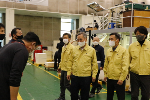 반장식 사장(사진 가운데)이 화폐본부 특별안전점검을 진행하고 있다