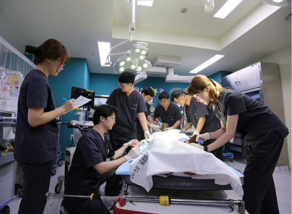 권역외상센터 외상환자 치료사진