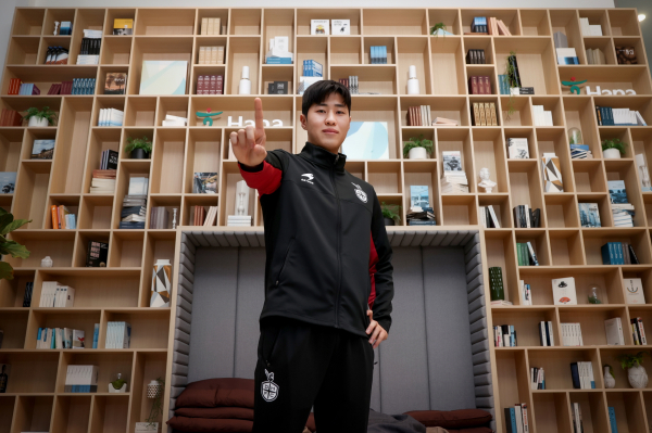 센터백 김현우 영입