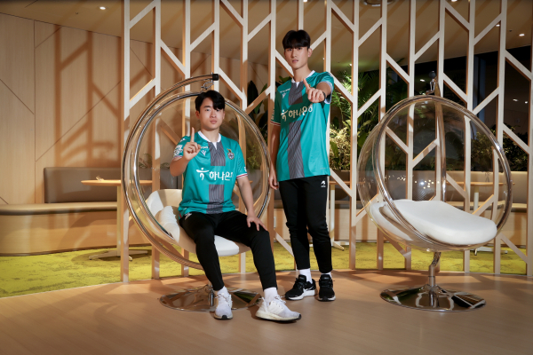 (왼쪽부터)정강민, 김경환