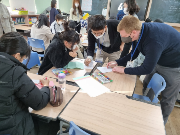 대전여중과 함께하는 중등 영어교사 심화연수 영어캠프 진행 모습