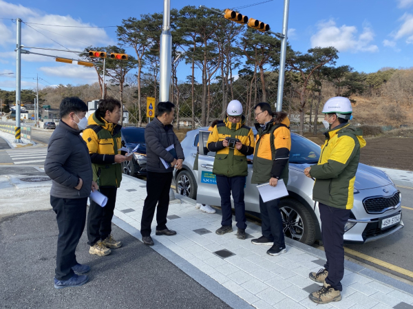 정철원 본부장은 현장을 점검하고 직원들을 격려했다