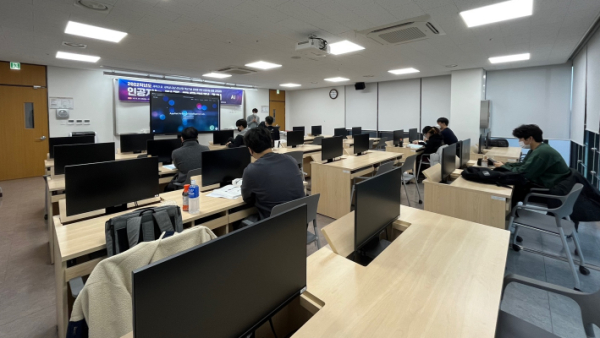 지난 9일부터 13일까지 인공지능 집중 교육과정 3기 강의를 진행하고 있다.