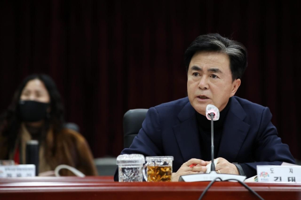 김 지사는 “지금까지가 준비와 토대를 닦는 시간이었다면 올해는 지난해 세운 도정 비전과 과제들을 본격적으로 실천해 도민께 ‘힘쎈 충남’의 저력을 보여줄 시기”라고 포부를 밝혔다