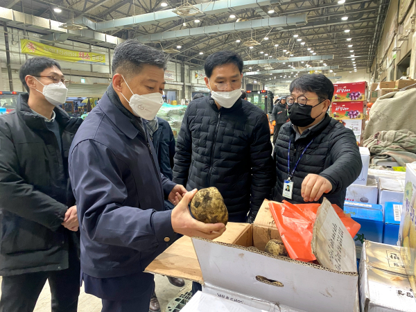 노·사 대표, 설 명절 농산물 수급상황 점검 모습