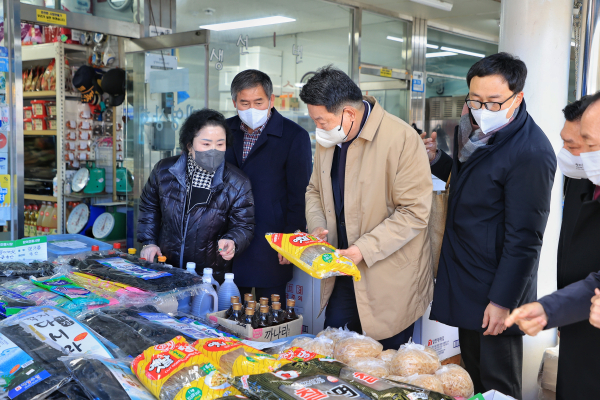 오성환 당진시장 합덕전통시장 장보기 행사 모습