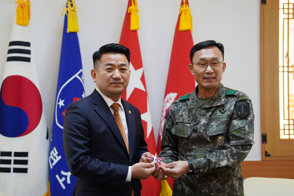 서원 논산시의회 의장, 이용환 육군훈련소장