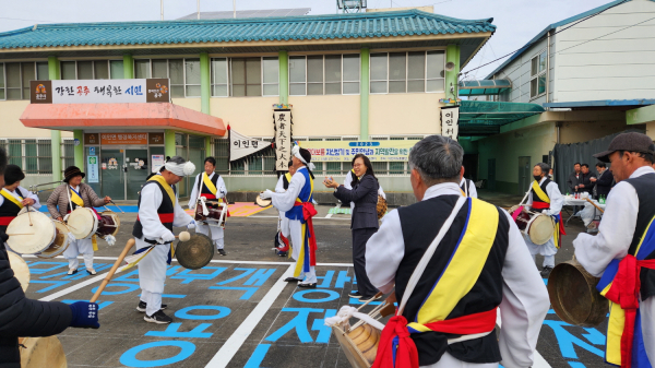 이인면 지신밟기 사진