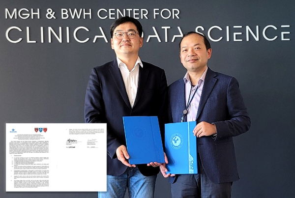 업무협약 체결식 모습 (왼쪽부터) 충남대학교병원 심장혈관흉부외과 강민웅 교수, MGH CAMCA 디렉터 Quanzheng Li 박사