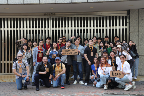 콜롬비아 하베리나대학(Javeriana) 보고타·칼리디자인팩토리와 함께 현지 기업과 글로벌 산학협력 프로젝트 진행 모습