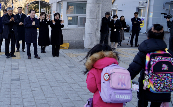 김지철 교육감 아산 월랑초 등교 맞이 학교 방문