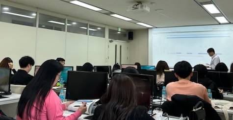 농지보전부담금 교육에 참석한 현장 직원이 법규, 절차 등 주요 사례교육을 받고 있다