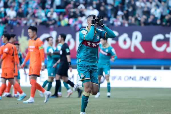 티아고 선수 골세레모니 모습